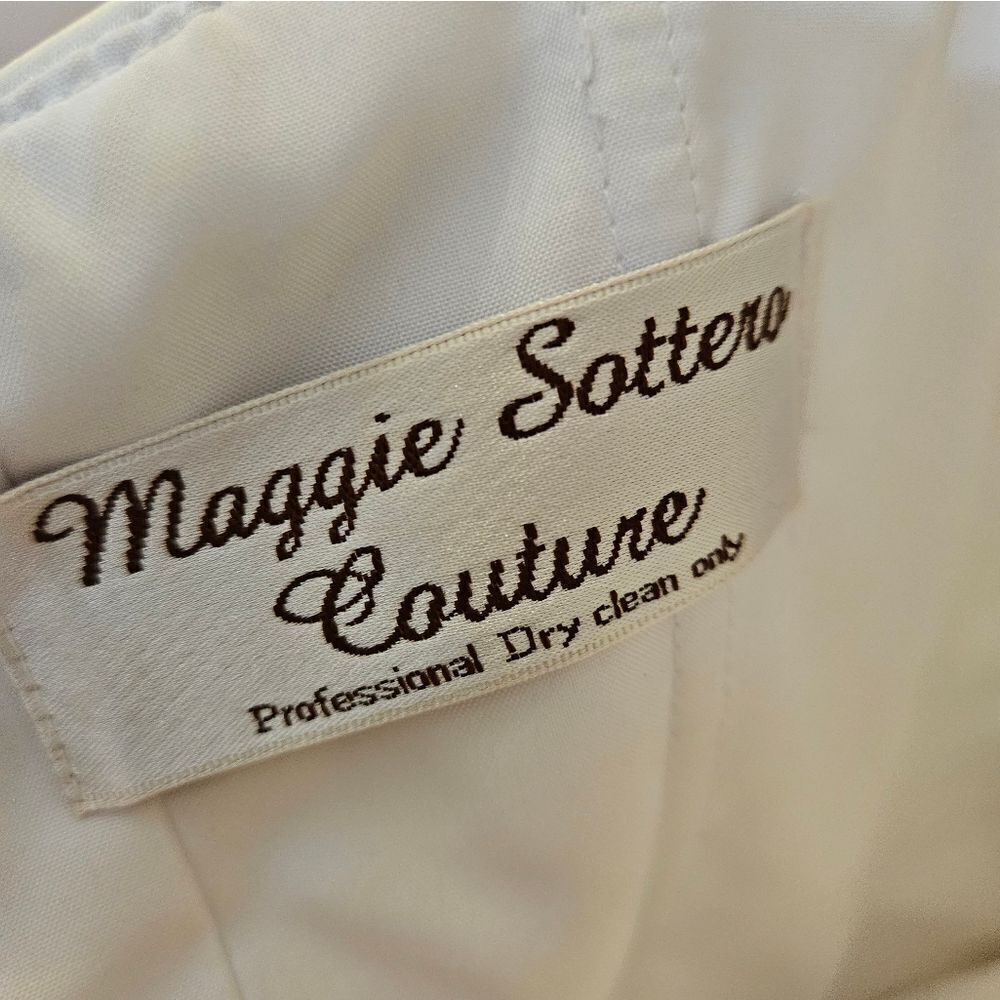 Maggie Sottero Couture wedding dress, white, size 10 - Picture 4 of 9